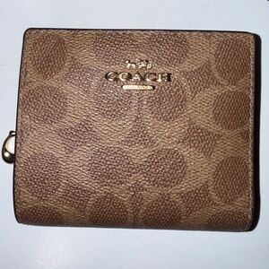 Snap Wallet In Signature Canvas